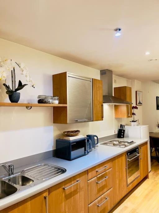 Beautiful Central Open Plan Living! مانشستر المظهر الخارجي الصورة