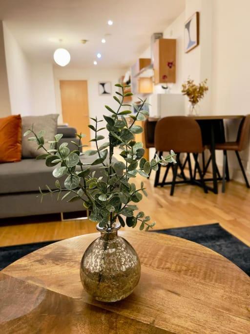 Beautiful Central Open Plan Living! مانشستر المظهر الخارجي الصورة